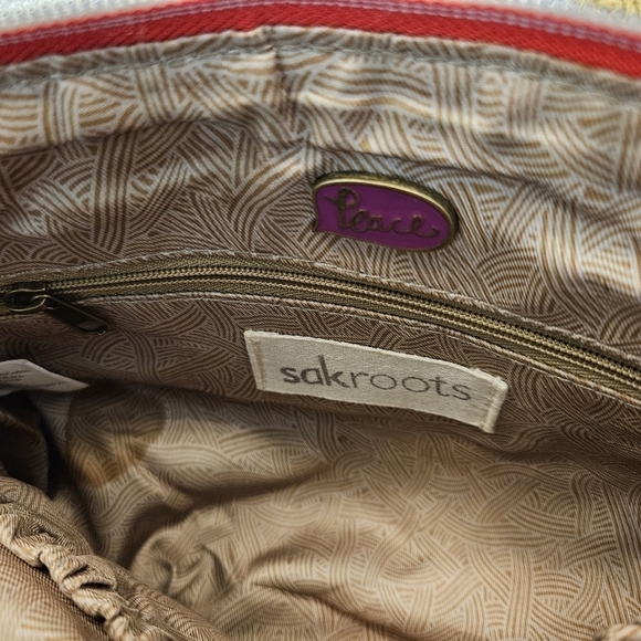 Sakroots Artist Circle Flat Crossbody, Floral Butterfly - Picture 10 of 11